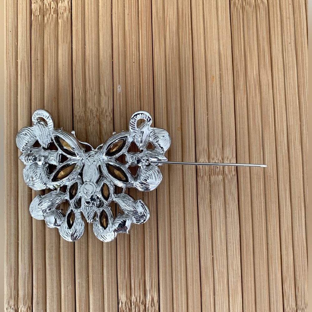 Fashion Butterfly Pin Brooch Silver Tone Clear Glass Rhinestones Costume Jewerly - Picture 4 of 8